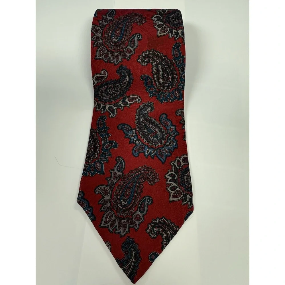 AIW Tie Red Paisley 100% Silk 59.5x3.75